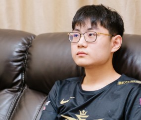 九游-包含Rookie爆冷击败美国队，惊险取胜引爆全场！的词条