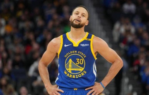 九游体育-库里回归赛场，回归赛场首场状态亮眼，G2观众沸腾！的简单介绍