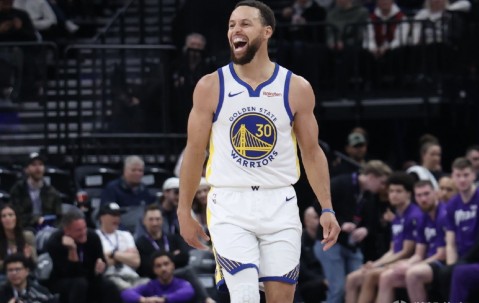 九游-库里在美国队比赛中战术调整，精彩发挥引发热议！的简单介绍