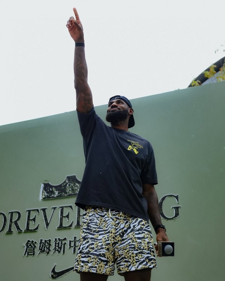 浓眉哥迎来七赛季高光表现,C9球迷沸腾!的简单介绍 浓眉哥迎来七赛季高光表现,C9球迷沸腾!的简单介绍